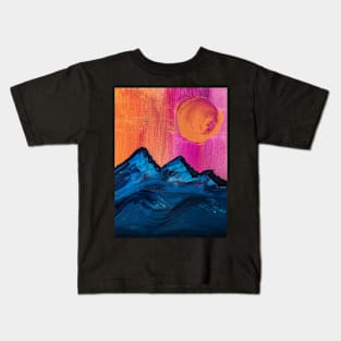 mountain ocean sun Kids T-Shirt